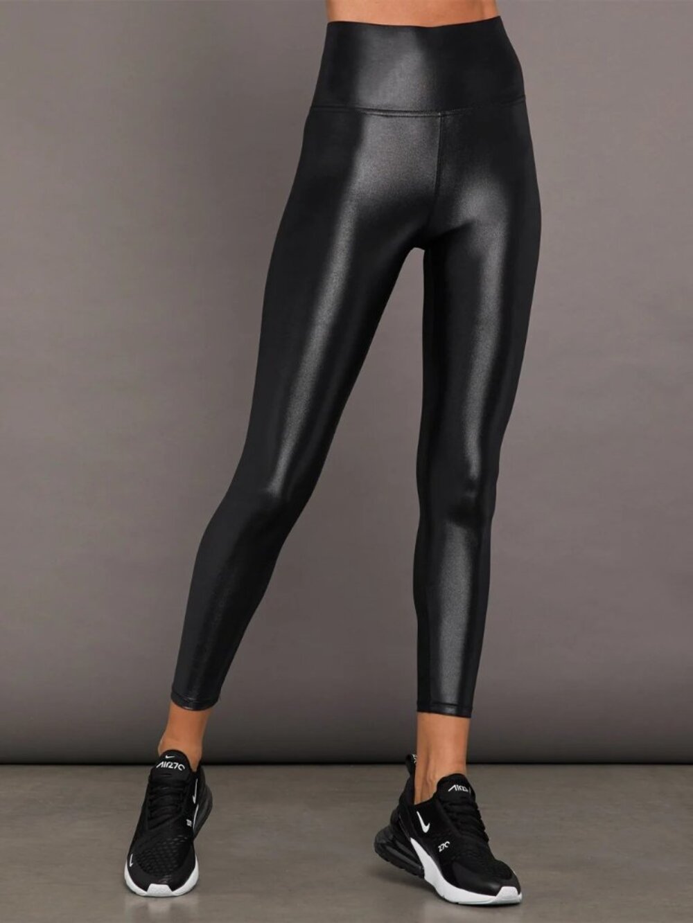 NWOT CARBON38 Legging in Black Takara Shine Medium